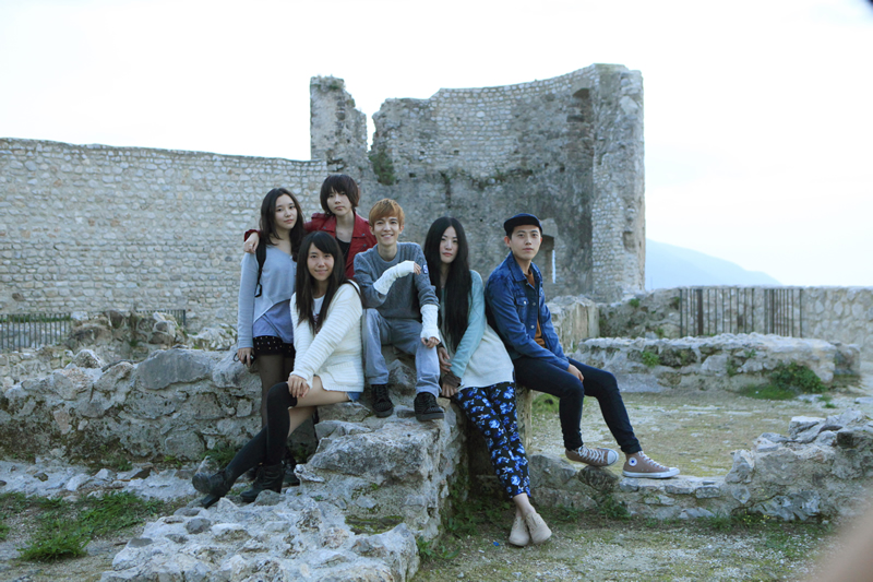 《下一站·那不勒斯(郭敬明、落落、安东尼、消失宾妮、痕痕、琉玄,最具影响力人气王与畅销榜单佼佼者踏上完美旅程,当当网独家特供6人签名版!)》郭敬明 等_简介_书评_在线阅读-当当图书